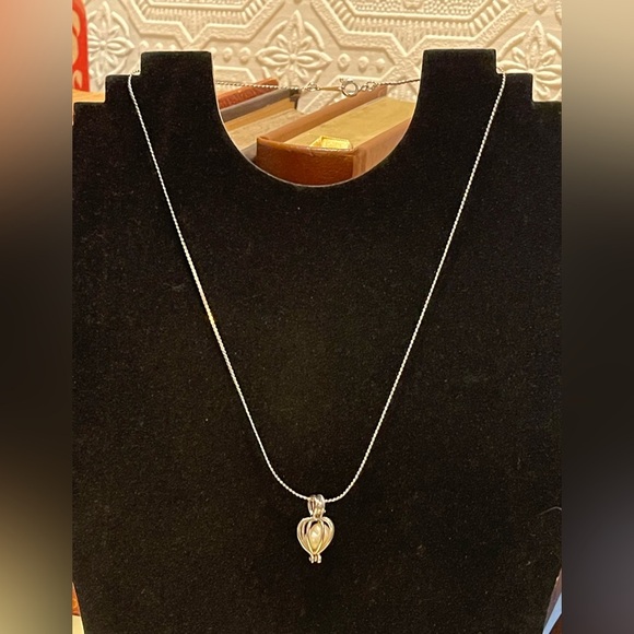 Vintage 18K GE Chain with Fresh Water Pearl in Cage - Picture 3 of 8